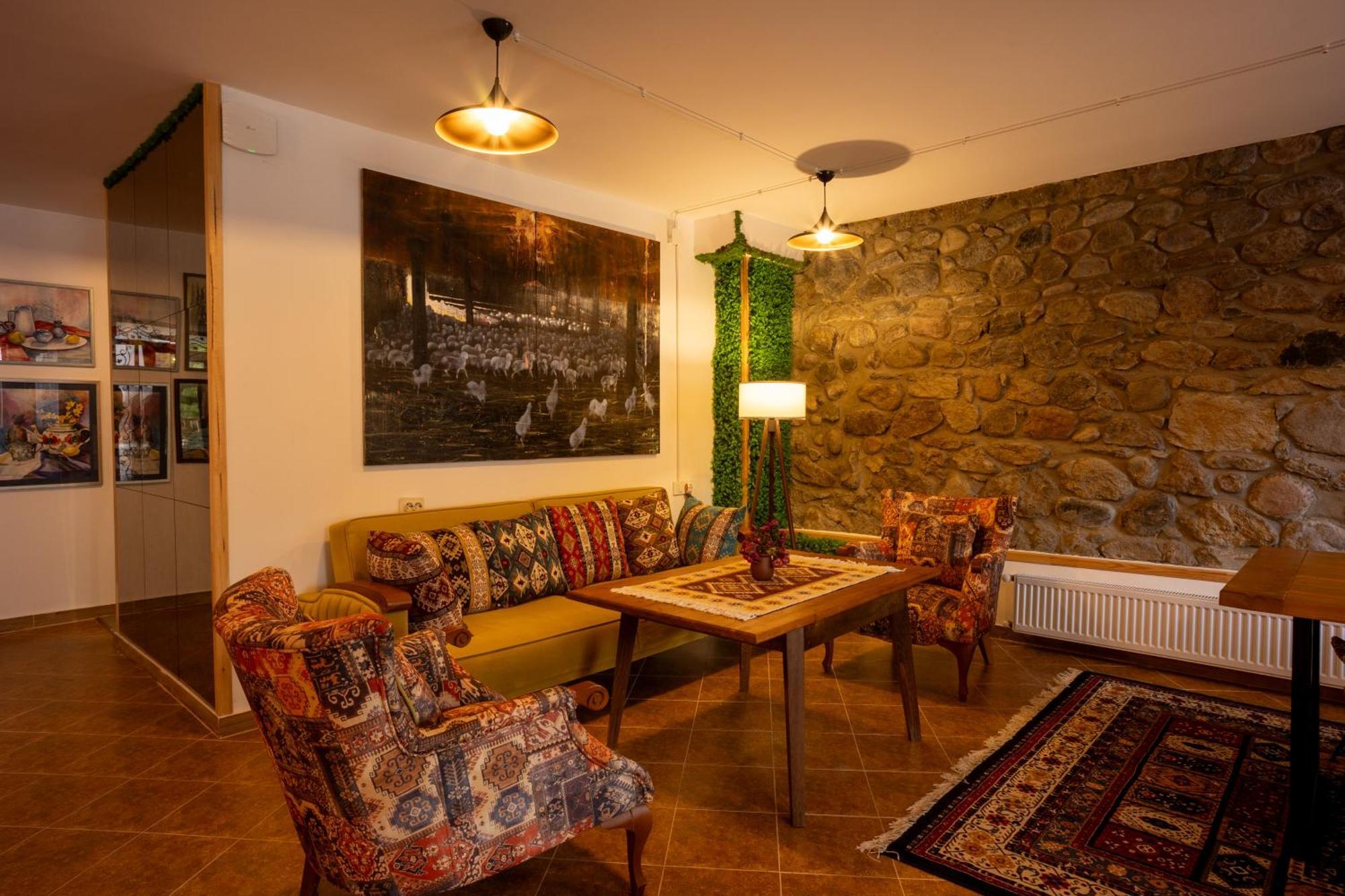 Mood Hotel Kazbegi Dış mekan fotoğraf