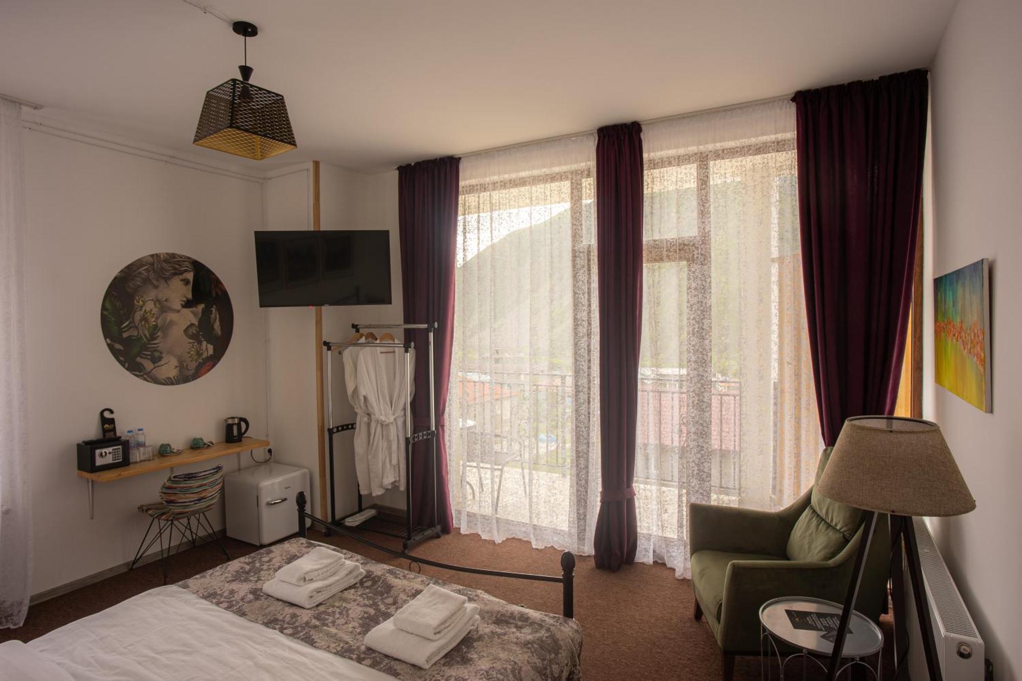Mood Hotel Kazbegi Dış mekan fotoğraf