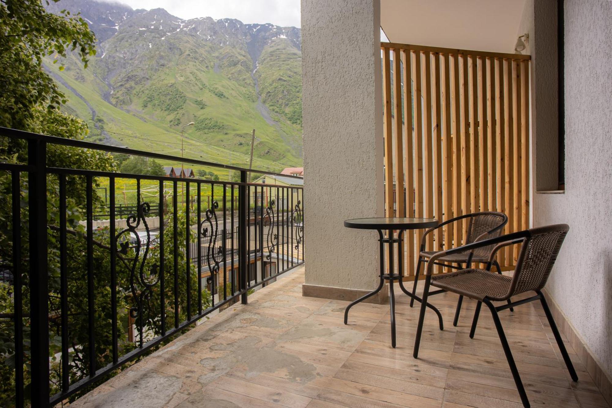 Mood Hotel Kazbegi Dış mekan fotoğraf